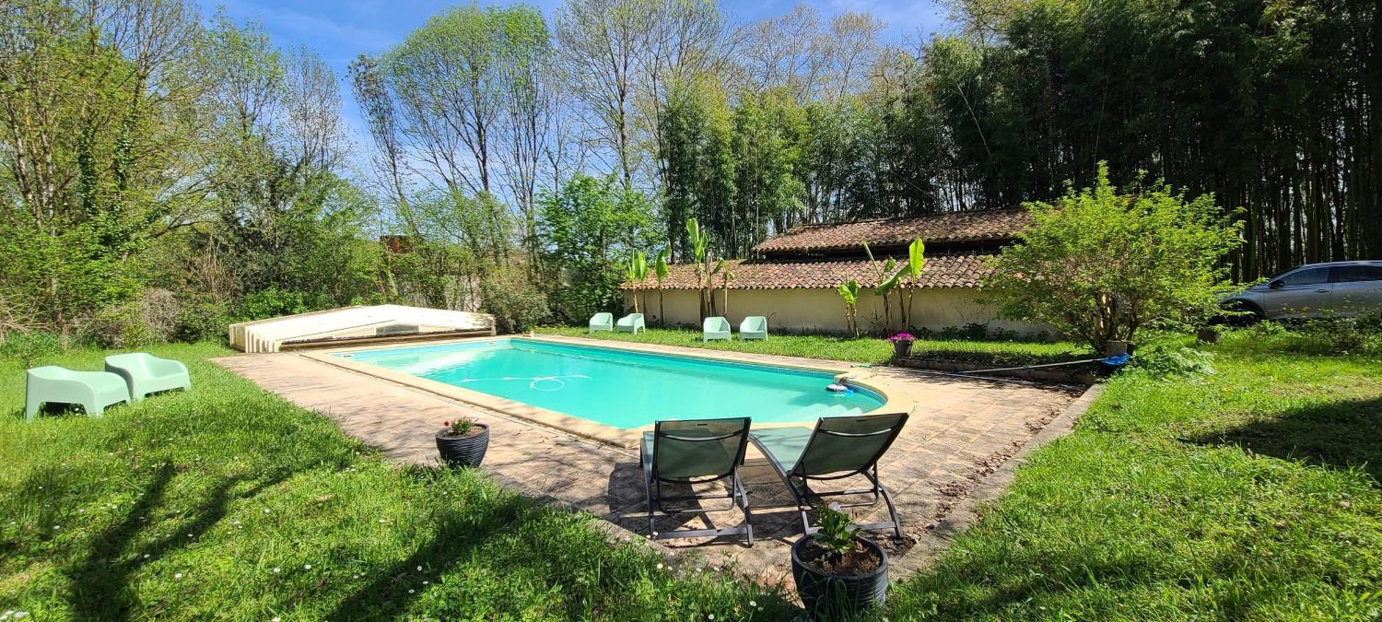 Le Manoir Du Moulin De Madame Bed & Breakfast Villeneuve-sur-Lot Exterior photo