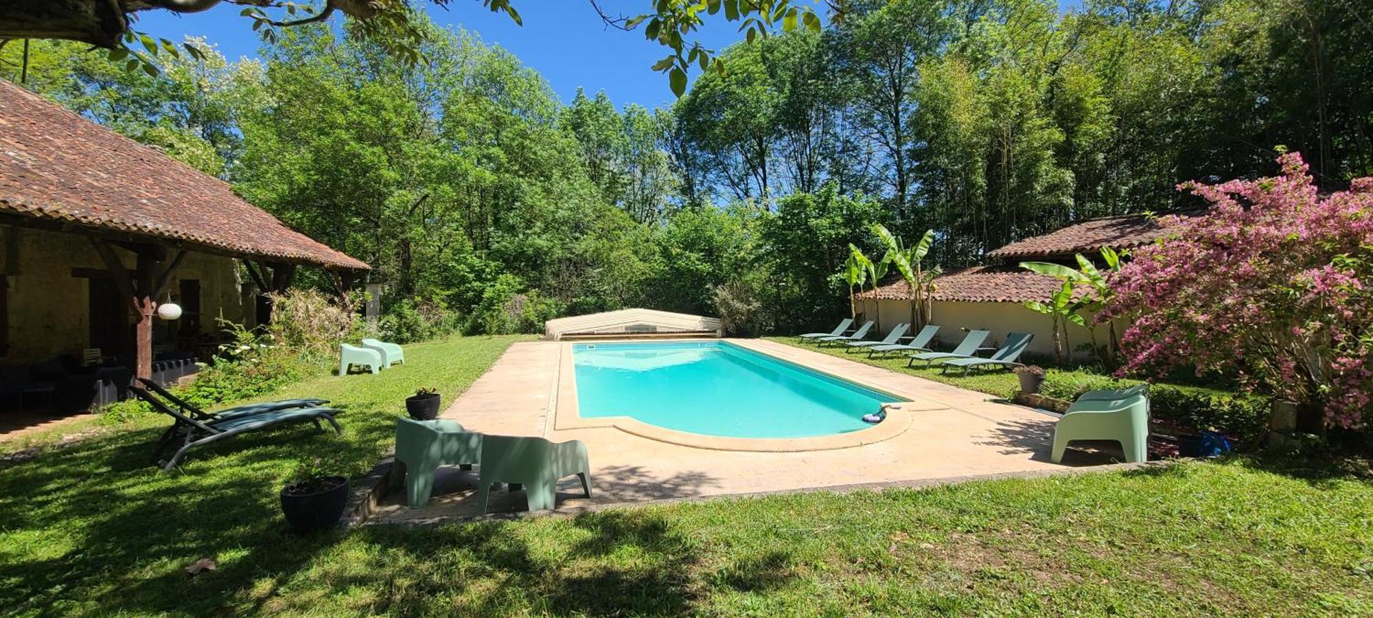 Le Manoir Du Moulin De Madame Bed & Breakfast Villeneuve-sur-Lot Exterior photo